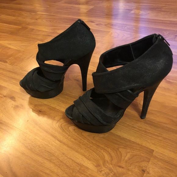 Heels from Victoria Secret - Picture 2 of 5